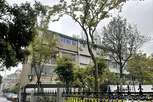 TA：阿森纳将后卫廷伯列入了欧冠淘汰赛25人大名单